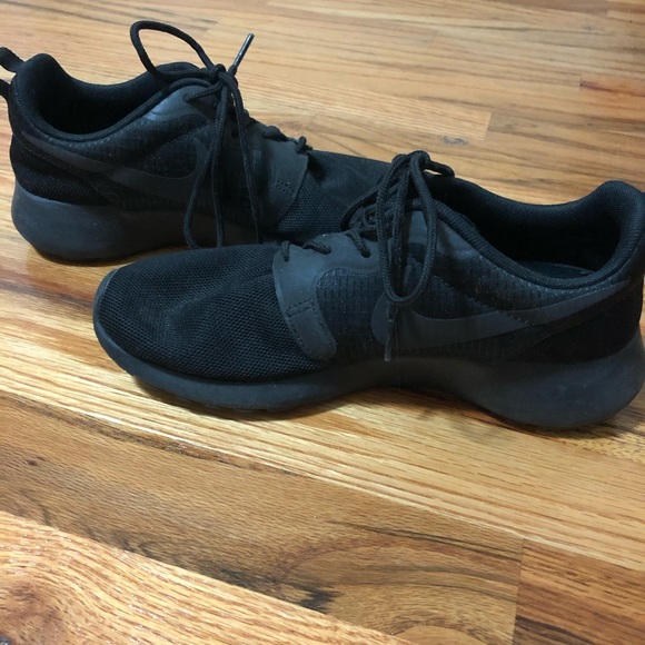 NIKE ROSHE RUN - Picture 3 of 5